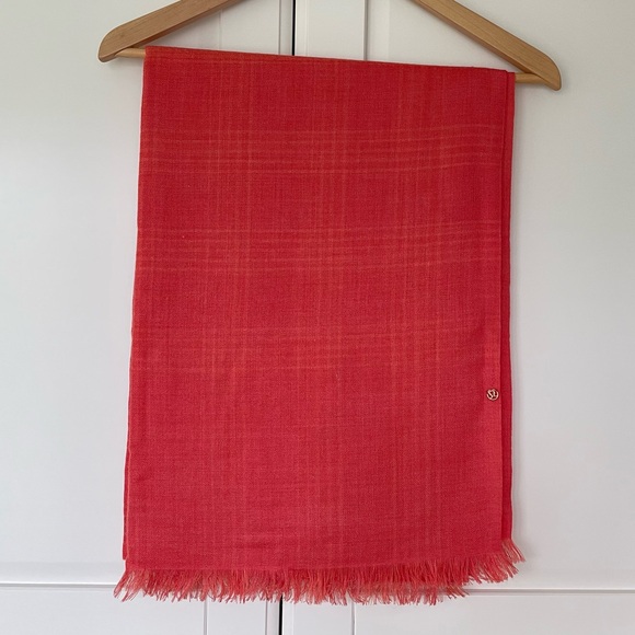 Lululemon Mudra Scarf, Atomic Red / Plum Peach, One Size - Picture 6 of 8